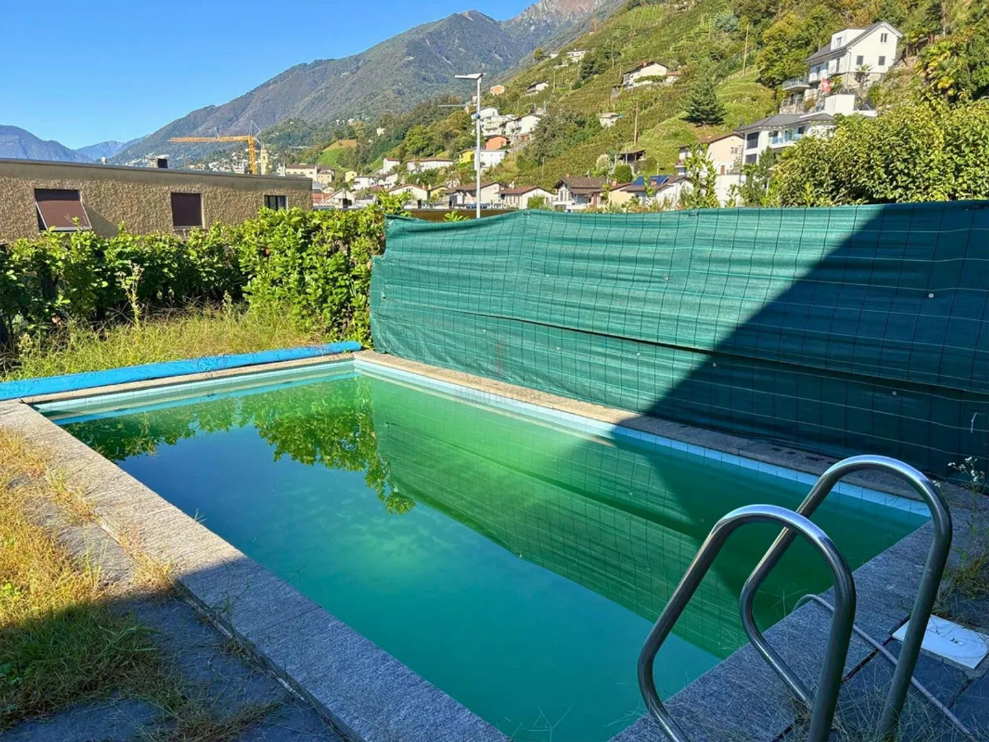 BIFAMILIARE CON PISCINA PRIVATA E VISTA APERTA - Foto 6 di 10