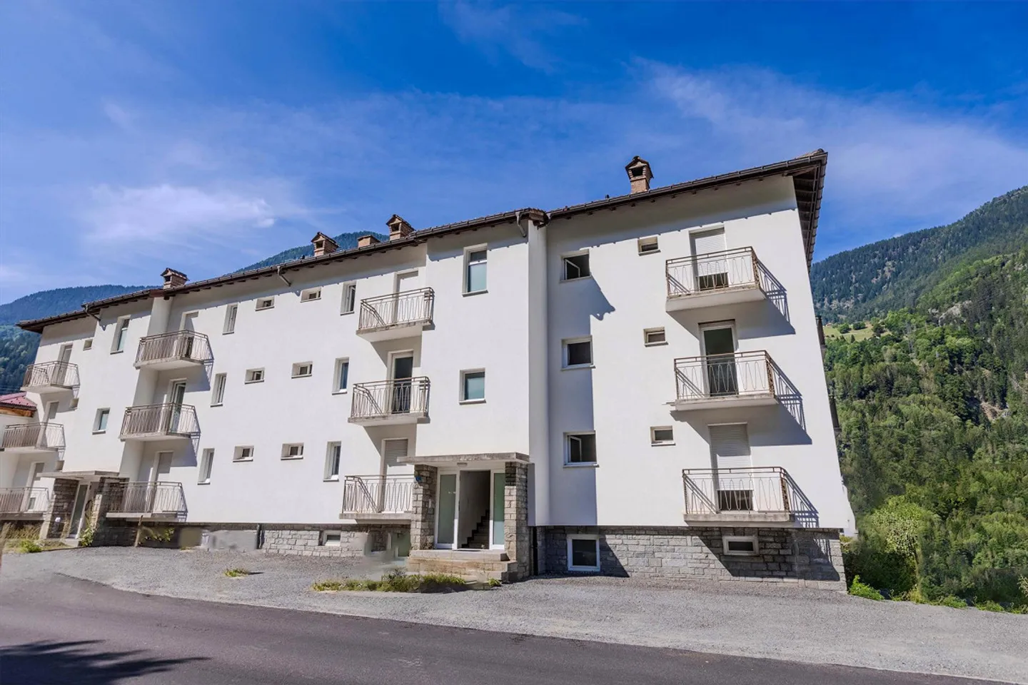 INVESTISSEMENT - MAISON MULTIFAMILIALE DANS LE LEVENTINESE - Photo 9 sur 9