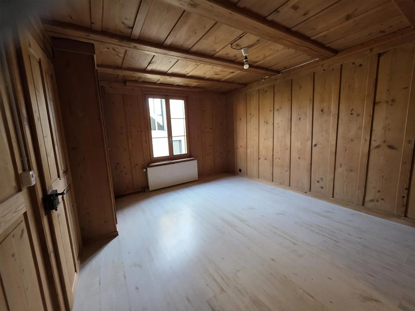 Appartement de 3,5 pièces dans une ferme charmante - Photo 2 sur 9