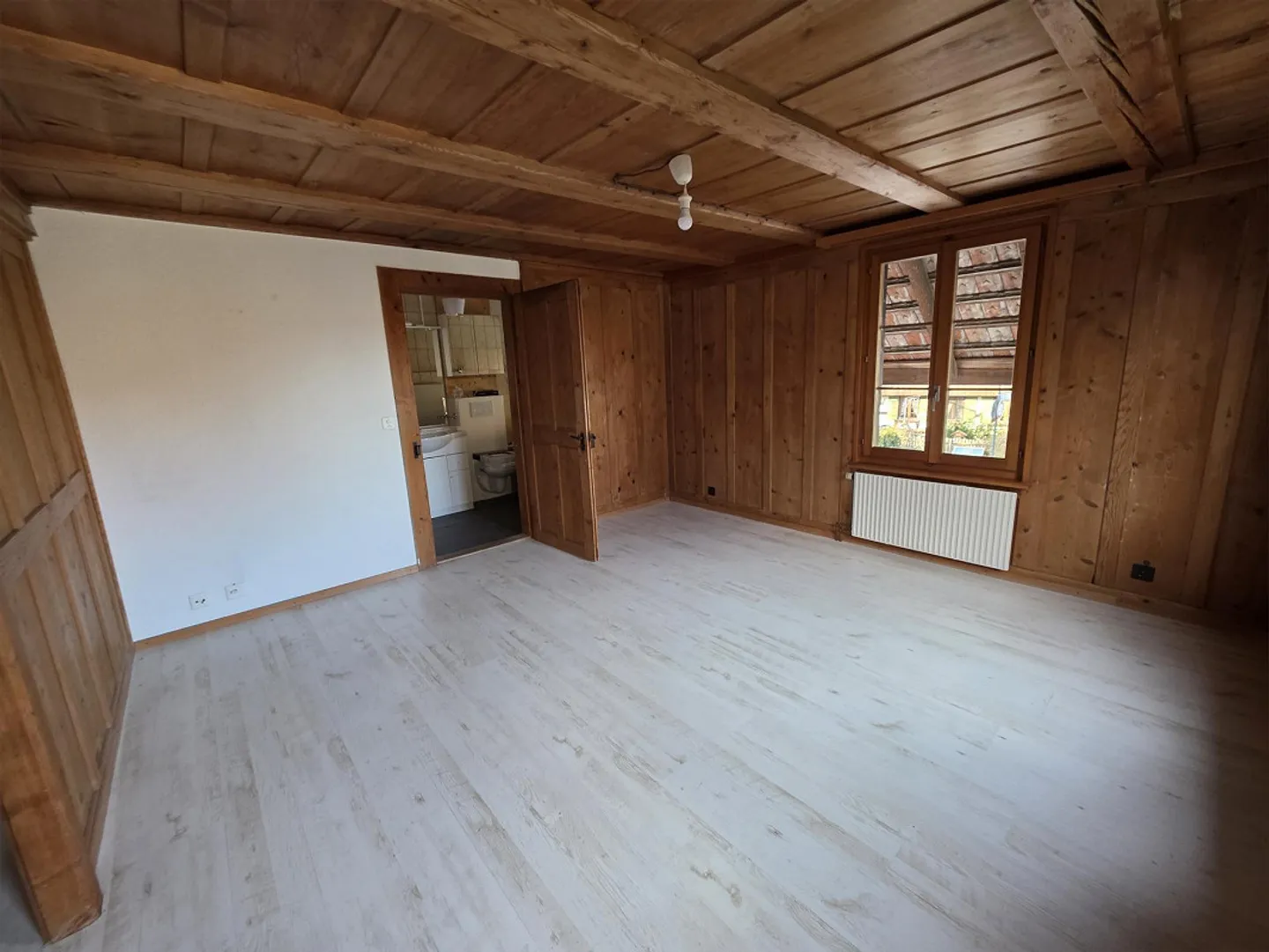 Appartement de 3,5 pièces dans une ferme charmante - Photo 3 sur 9