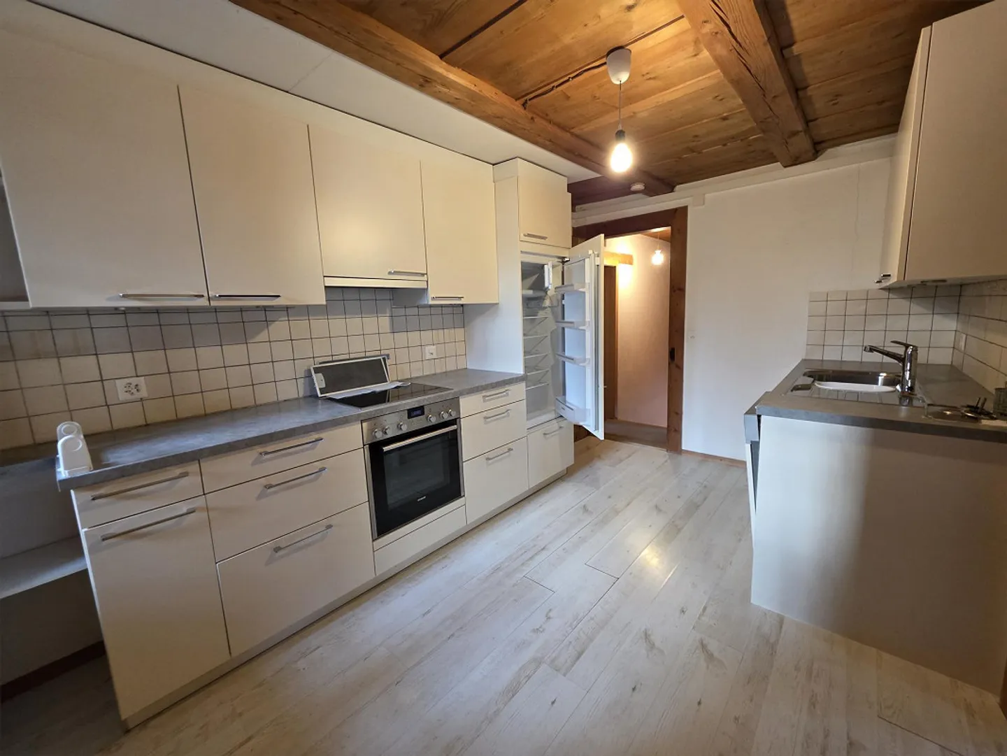 Appartement de 3,5 pièces dans une ferme charmante - Photo 7 sur 9