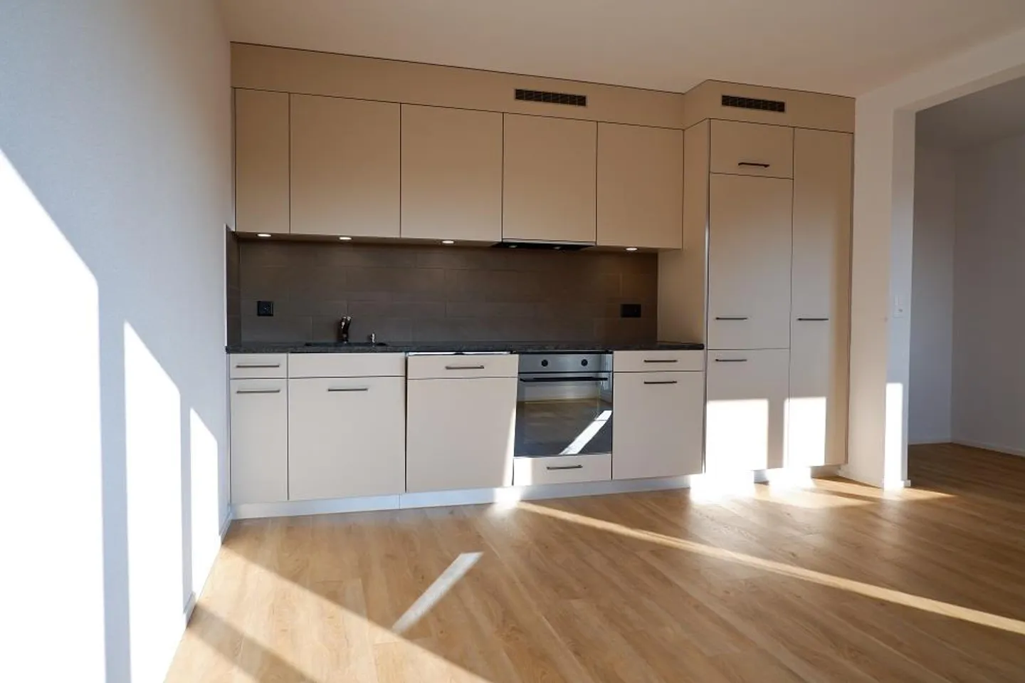 YOUNG, IN, CENTRAL - Beautiful 2-room apartment - Photo 2 of 7