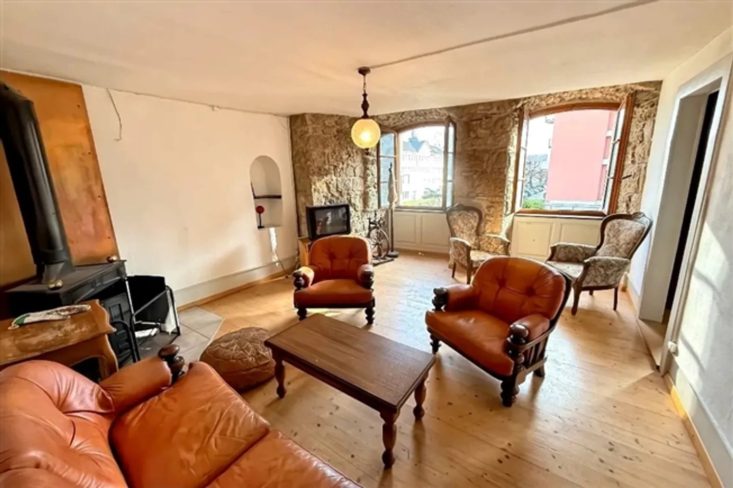 Appartamento con carattere nel centro storico di Porrentruy con terrazza comune - Foto 1 di 13