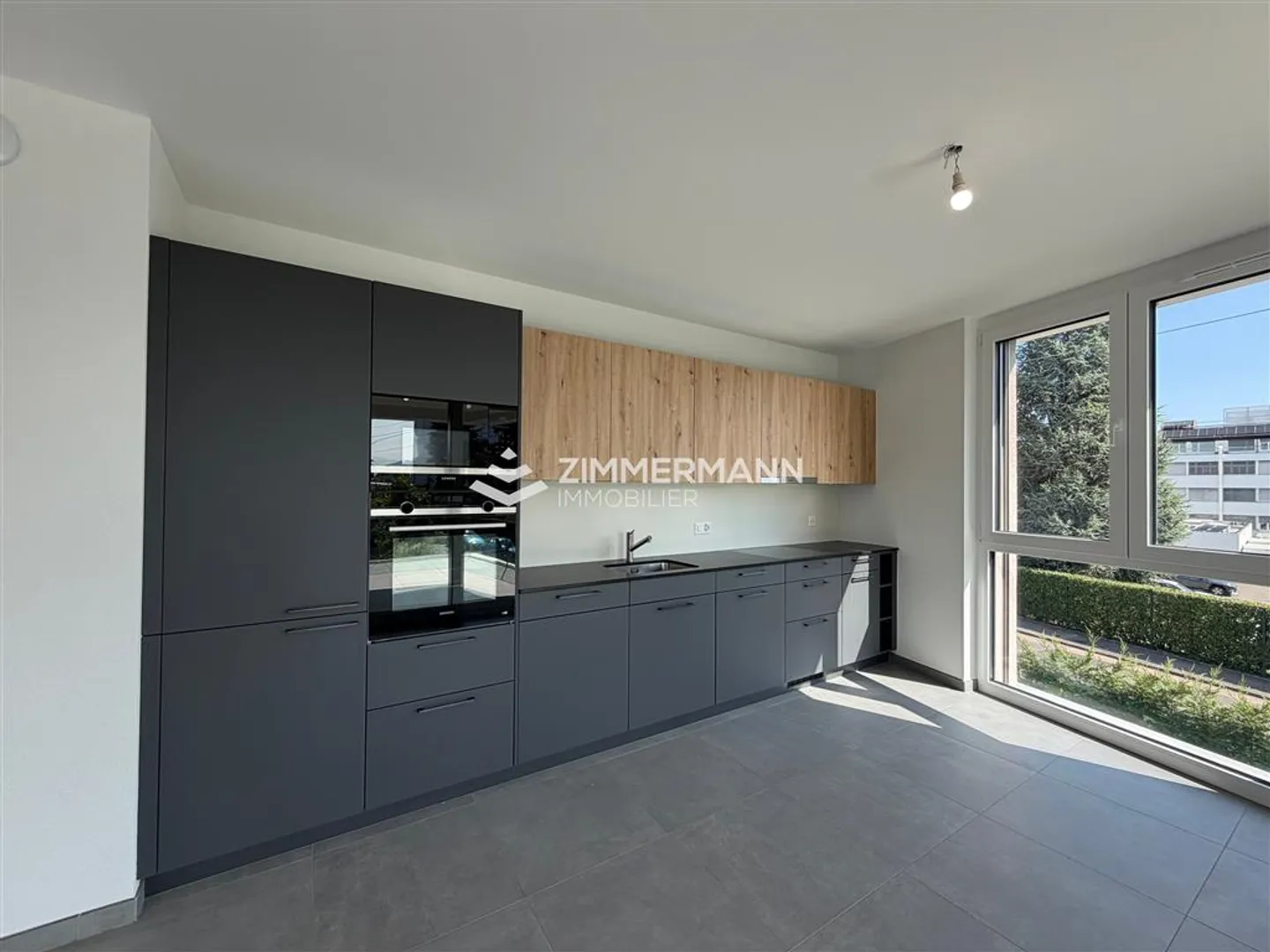 Modern 4-Room Apartment with Balcony - Photo 7 of 9