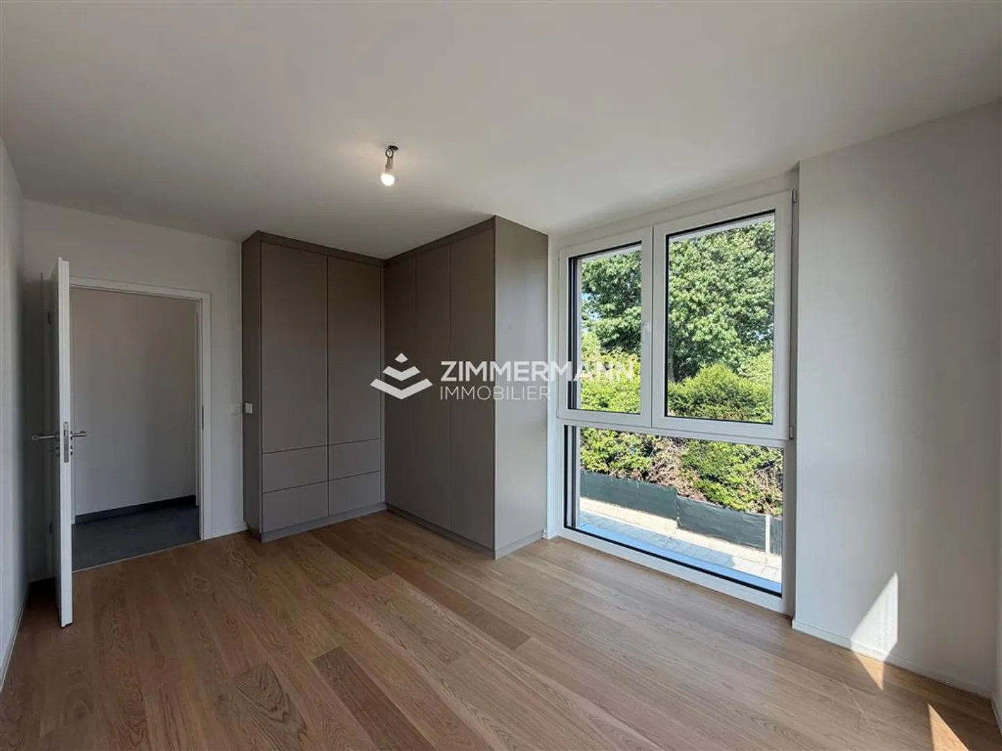 Modern 4-Room Apartment with Balcony - Photo 8 of 9