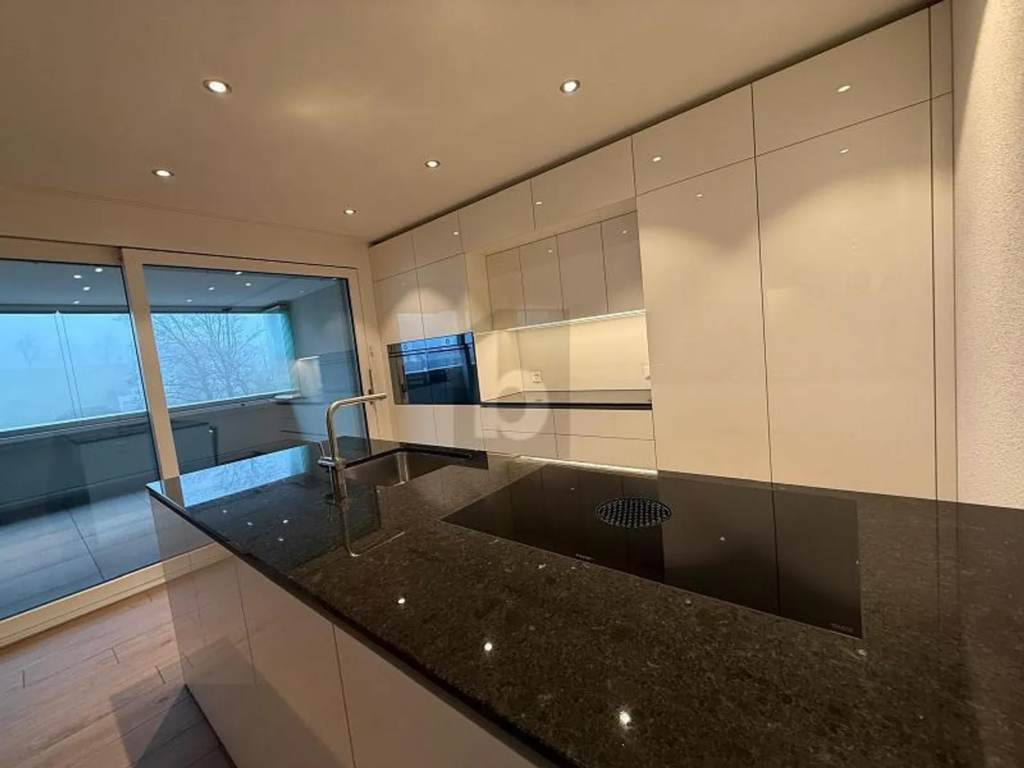 MODERNE AVEC STYLE ET CONFORT - Photo 2 sur 6