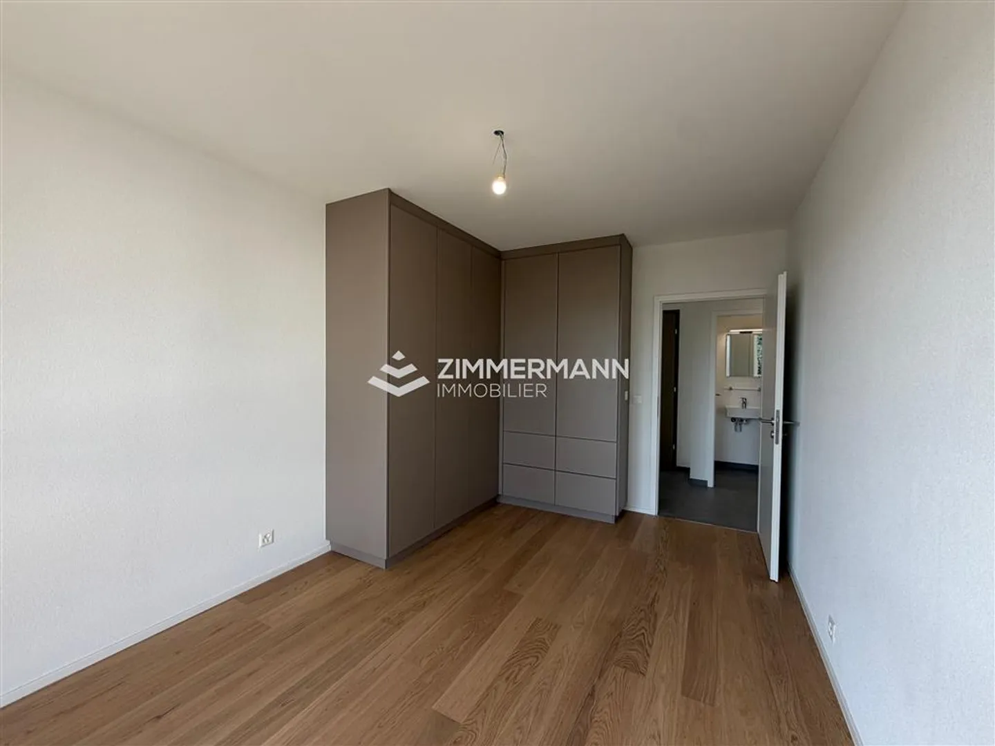Modern 4-Room Apartment with Balcony - Photo 9 of 9