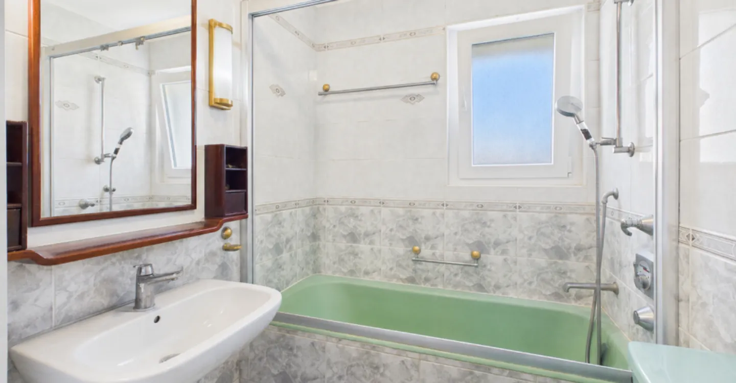 To renovate - 4.5 rooms with balcony, lake view and indoor parking space in Chexbres - Photo 6 of 9