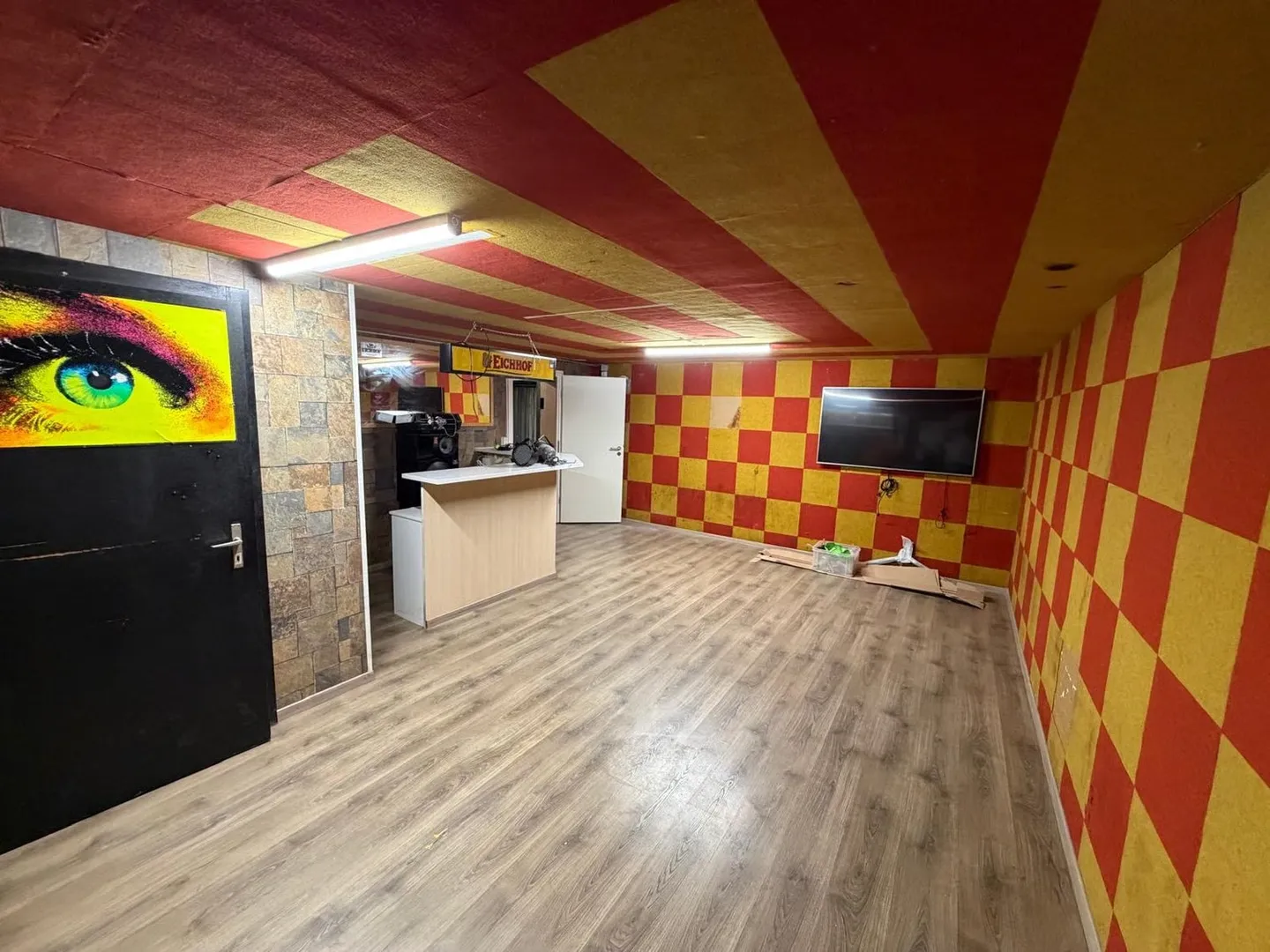 Hobby Room in the Center of Altdorf - Photo 1 of 5