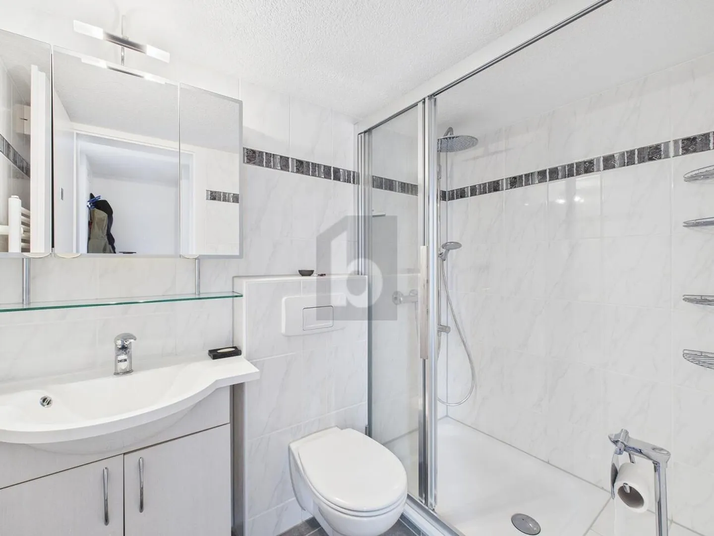 RENOVE RÉCEMMENT AVEC ESPACE DE JARDIN! - Photo 5 sur 6