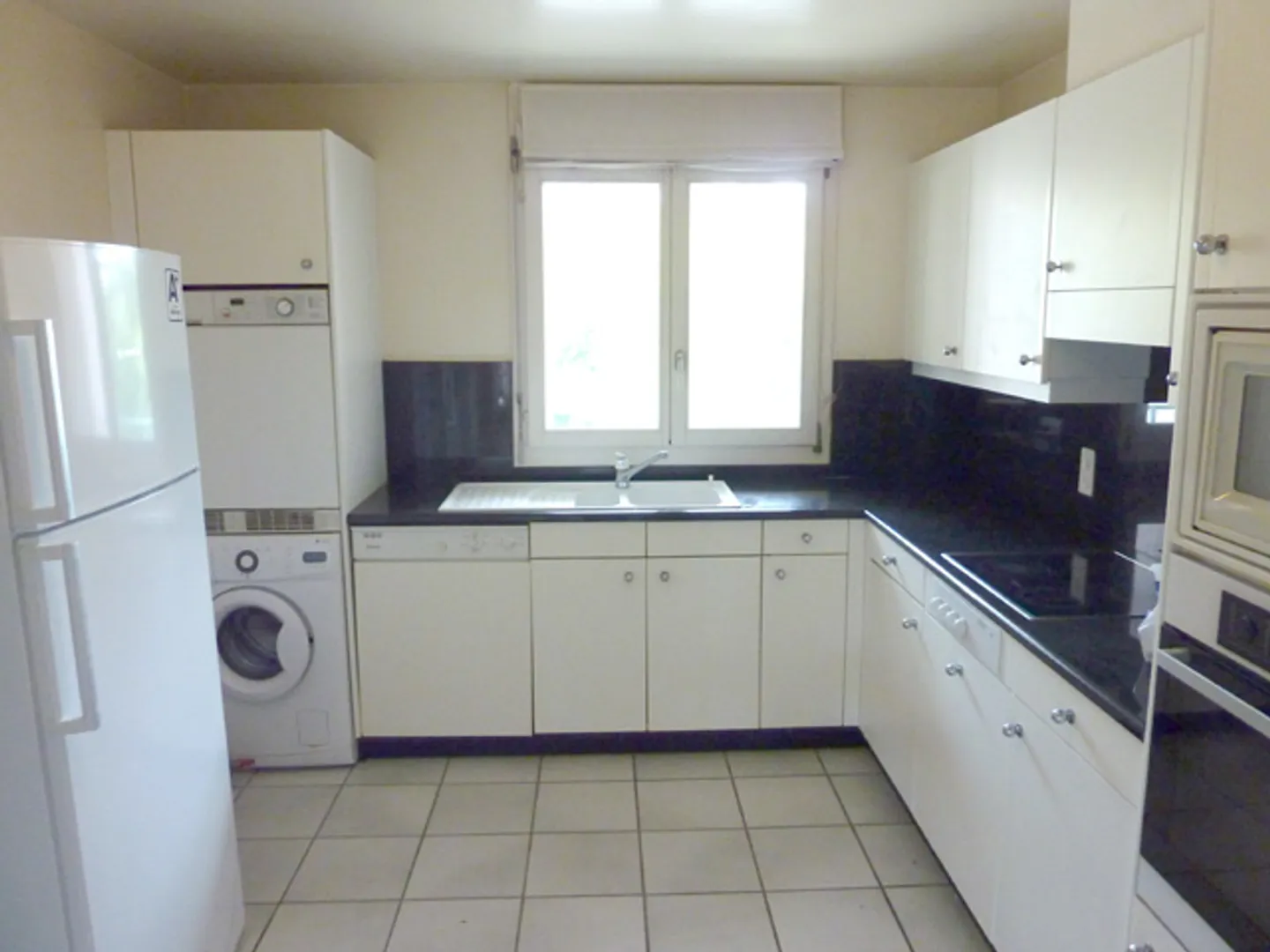 Luxury Triplex Apartment with Terrace - Photo 3 of 9