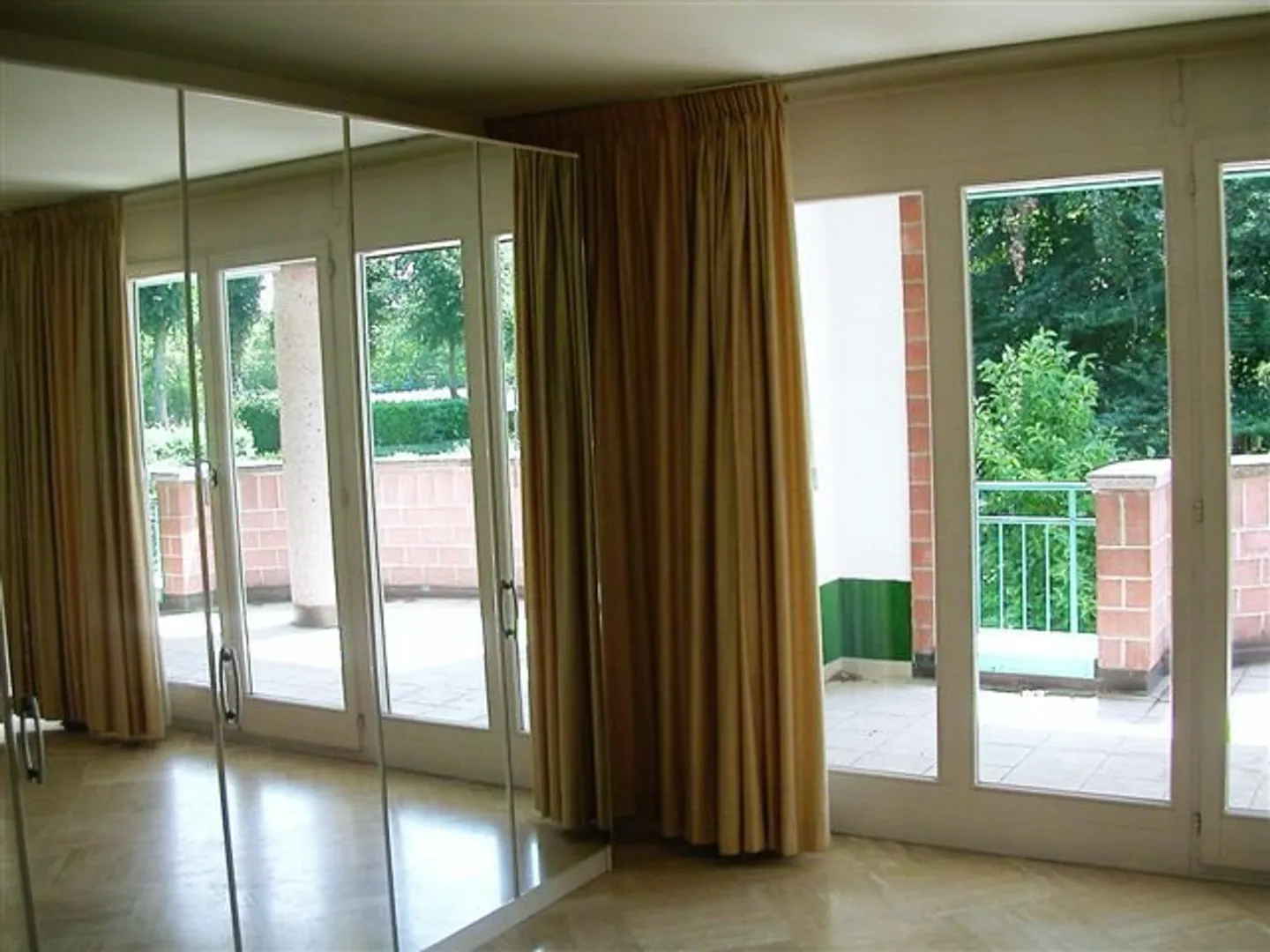 Luxury Triplex Apartment with Terrace - Photo 5 of 9