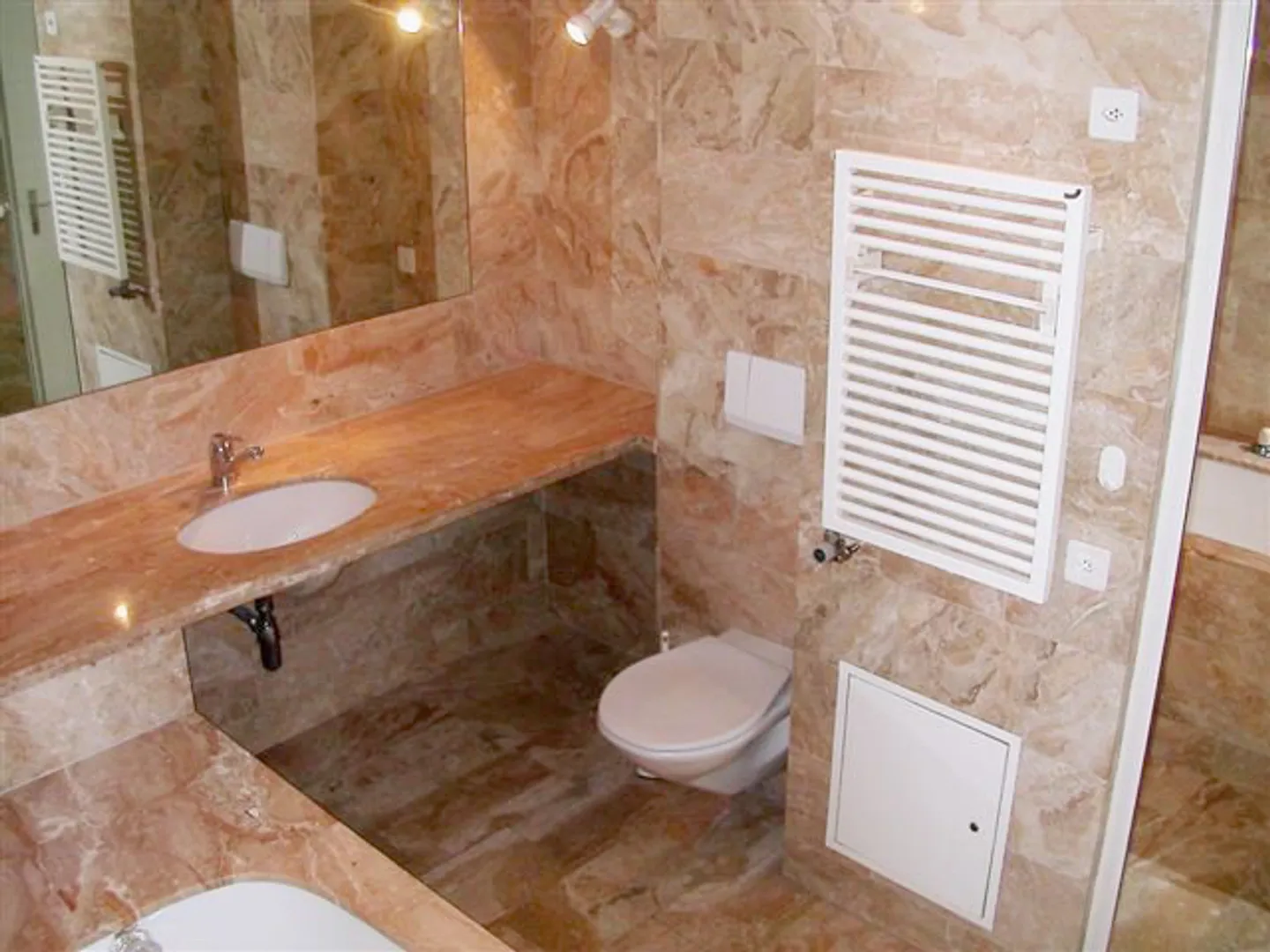 Luxury Triplex Apartment with Terrace - Photo 7 of 9
