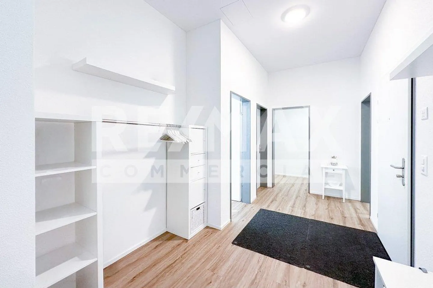 Espace pour le succès : Découvrez la diversité de votre nouveau lieu d'affaires - Photo 3 sur 13