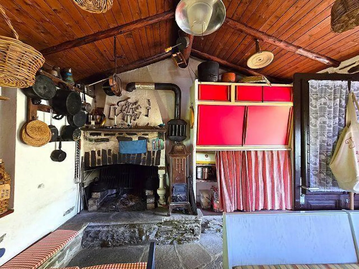 Petite maison rustique dans un endroit très calme et ensoleillé avec vue sur le lac - Photo 5 sur 40