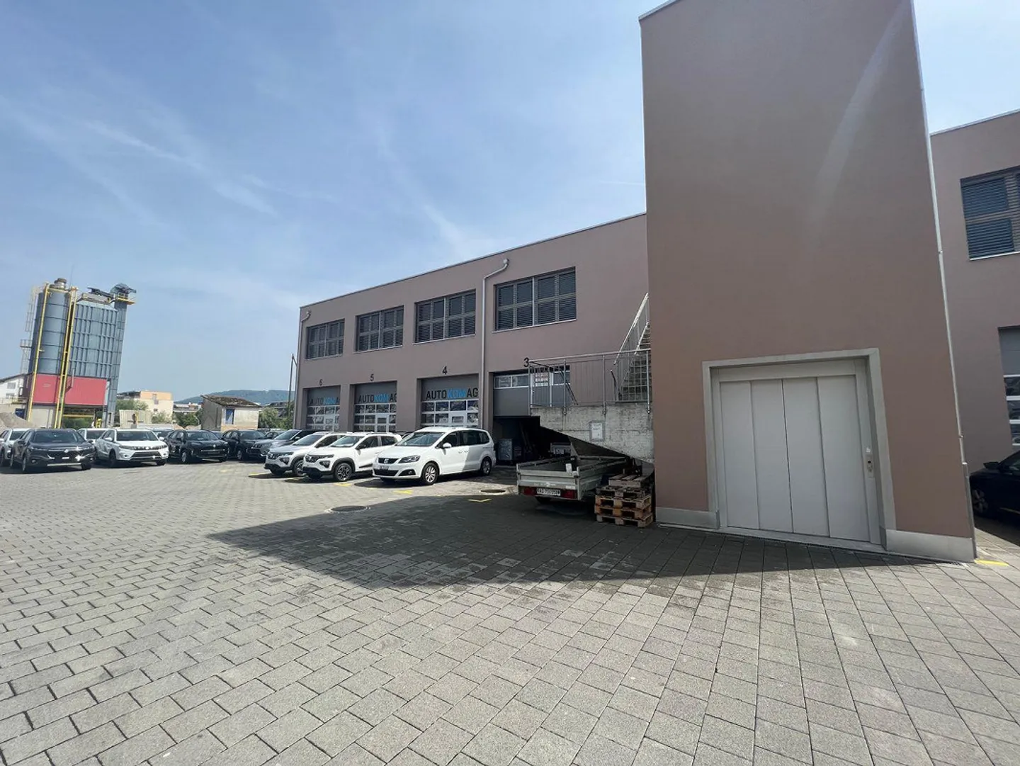 Commercial space for rent in Oftringen - Photo 1 of 8