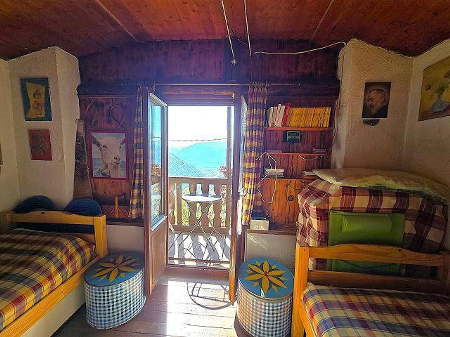 Petite maison rustique dans un endroit très calme et ensoleillé avec vue sur le lac - Photo 10 sur 40