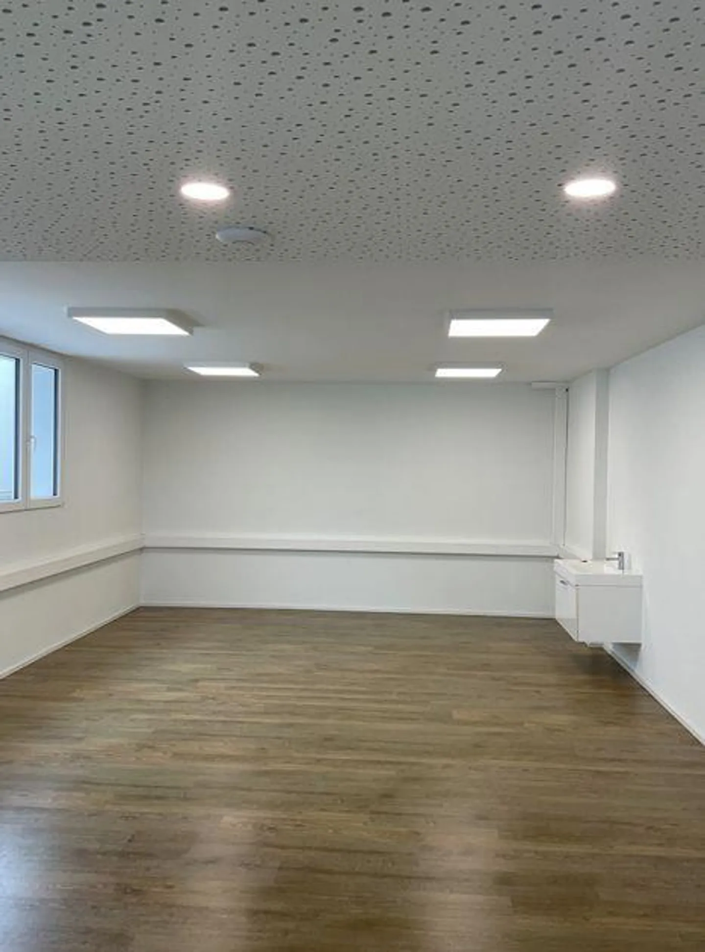 Commercial space for rent in Oftringen - Photo 5 of 8