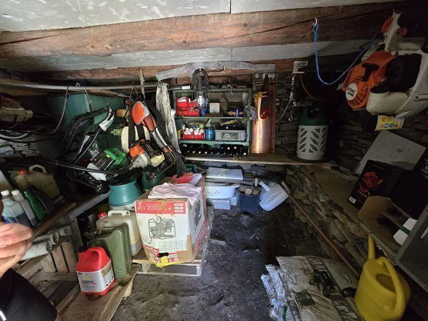 Petite maison rustique dans un endroit très calme et ensoleillé avec vue sur le lac - Photo 14 sur 40