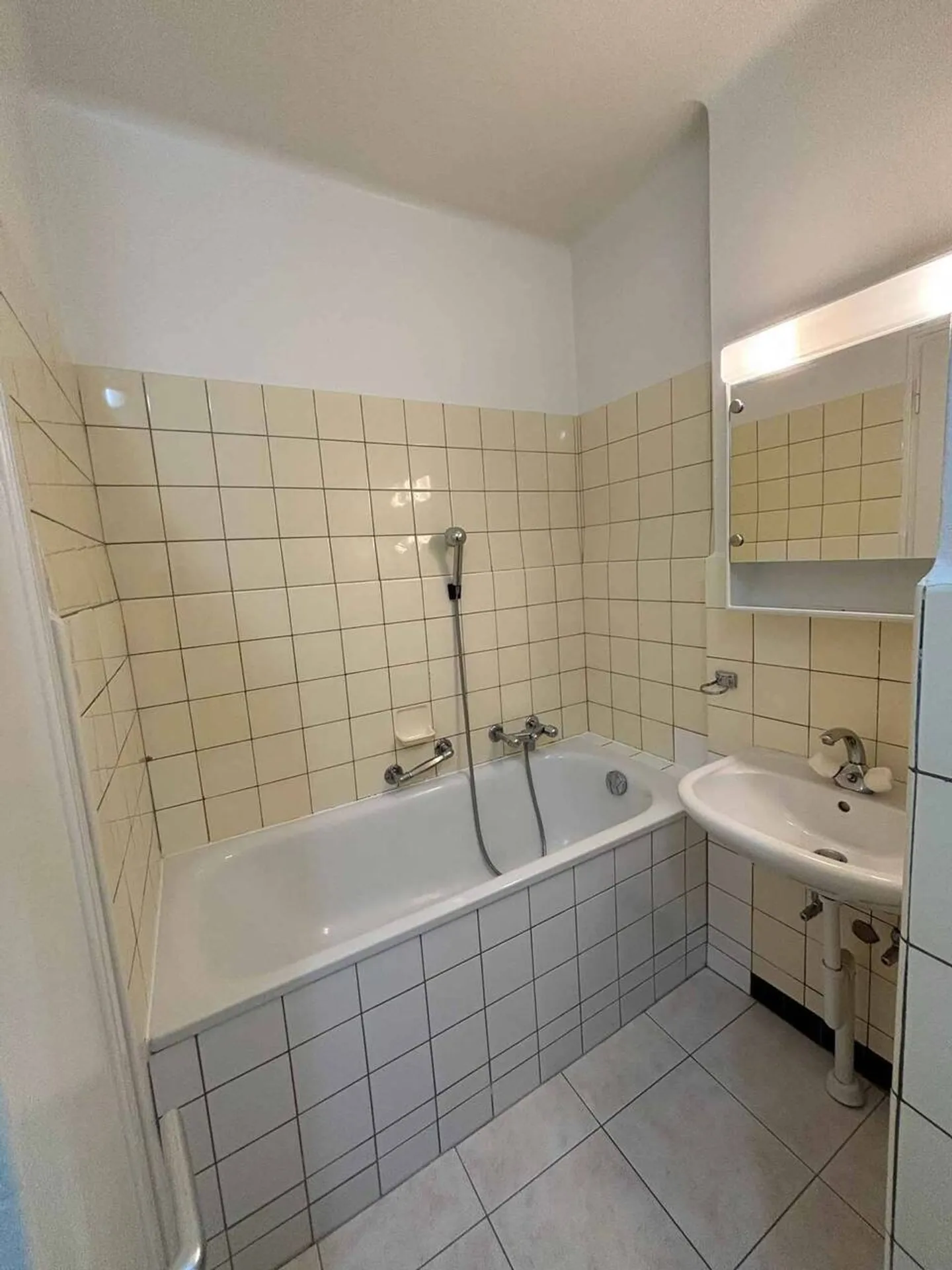 2-room apartment in the Chailly district, near the CHUV - Photo 5 of 6