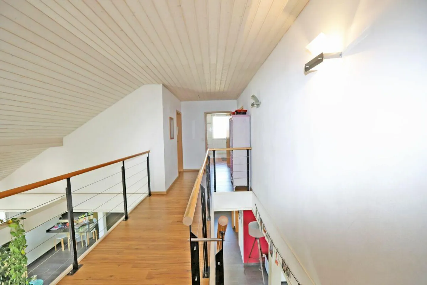 Maison individuelle de 5,5 pièces élégante avec offre de stationnement généreuse - Photo 10 sur 15