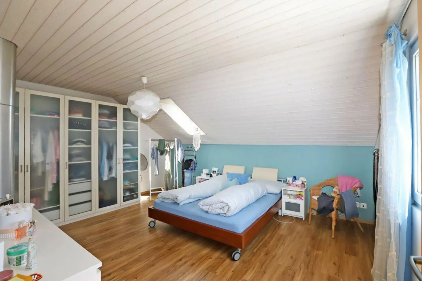 Maison individuelle de 5,5 pièces élégante avec offre de stationnement généreuse - Photo 11 sur 15