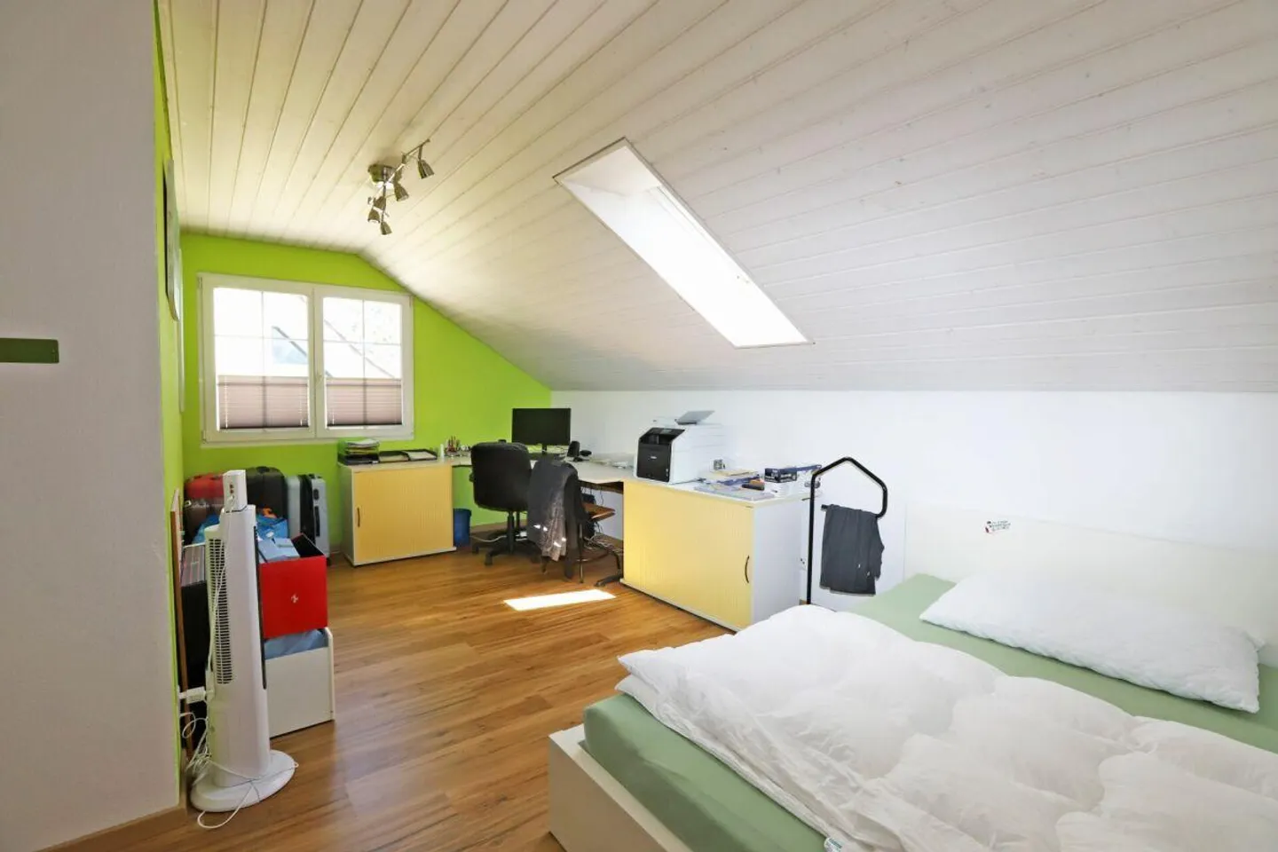 Maison individuelle de 5,5 pièces élégante avec offre de stationnement généreuse - Photo 12 sur 15