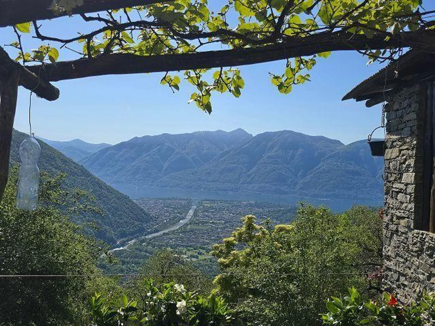 Petite maison rustique dans un endroit très calme et ensoleillé avec vue sur le lac - Photo 28 sur 40