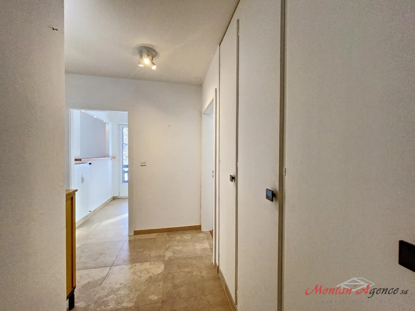 Charmant appartement 2,5 pièces - Photo 4 sur 8