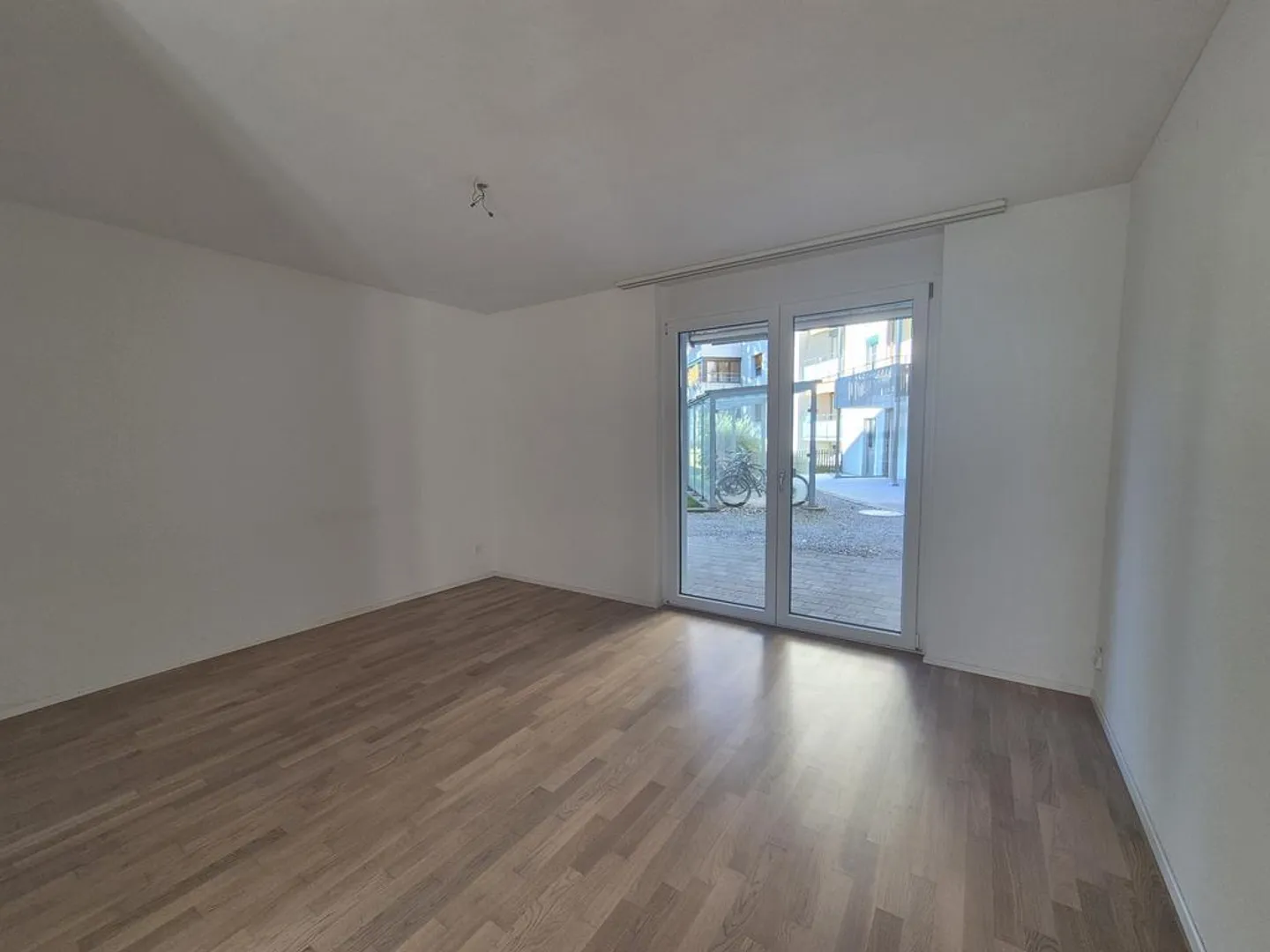 2.5 Room Apartment on the Ground Floor in a Central Location - Photo 5 of 9