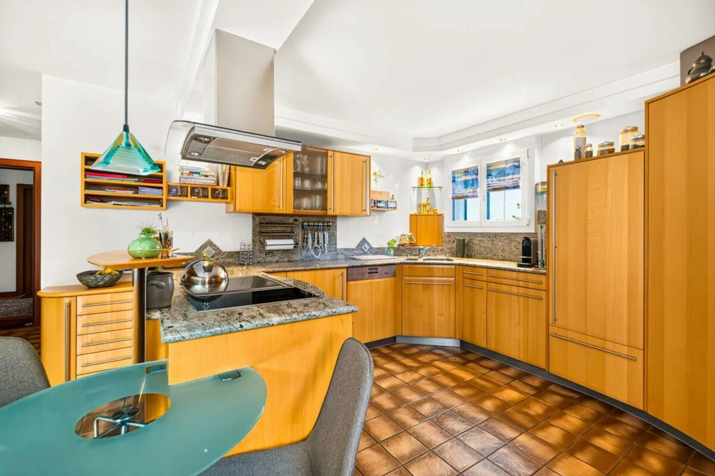 Une maison d'un genre particulier - charmante maison individuelle de 7,5 pièces avec idylle de jardin - Photo 6 sur 30