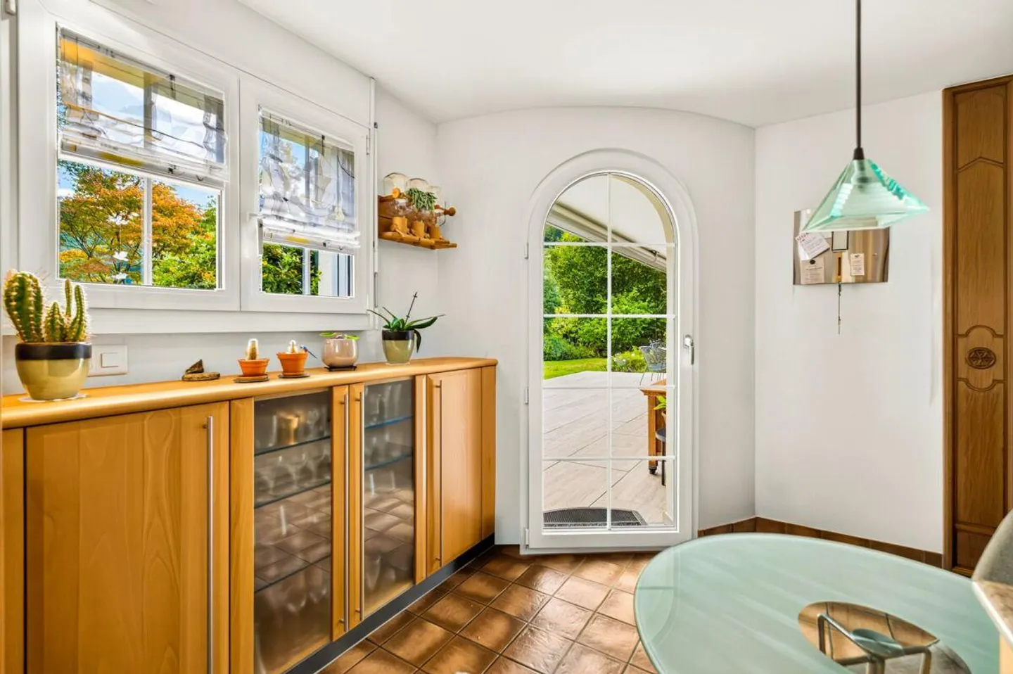 Une maison d'un genre particulier - charmante maison individuelle de 7,5 pièces avec idylle de jardin - Photo 7 sur 30
