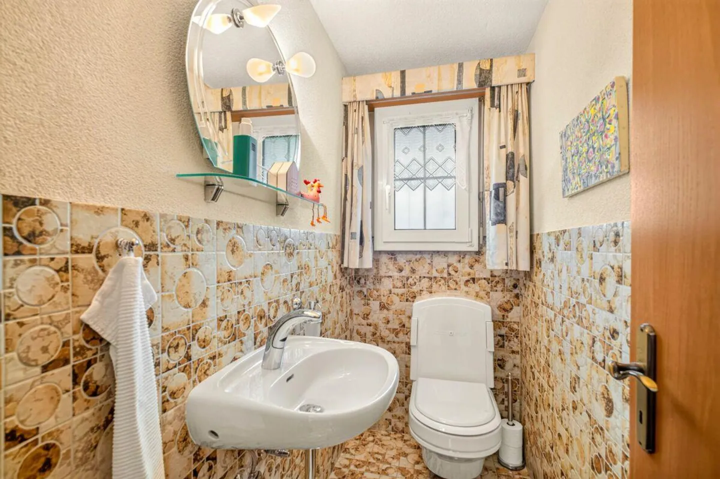 Une maison d'un genre particulier - charmante maison individuelle de 7,5 pièces avec idylle de jardin - Photo 10 sur 30