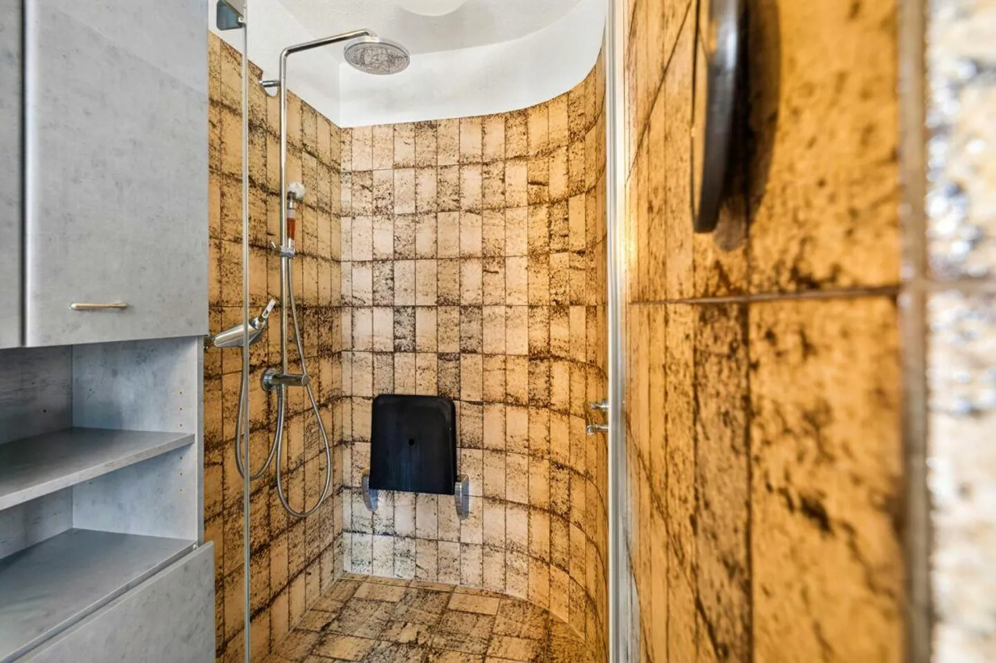 Une maison d'un genre particulier - charmante maison individuelle de 7,5 pièces avec idylle de jardin - Photo 13 sur 30