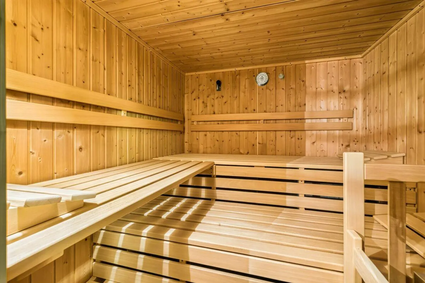 Une maison d'un genre particulier - charmante maison individuelle de 7,5 pièces avec idylle de jardin - Photo 24 sur 30