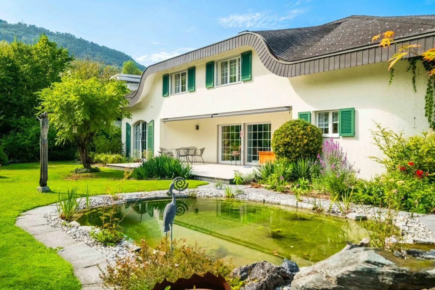 Une maison d'un genre particulier - charmante maison individuelle de 7,5 pièces avec idylle de jardin - Photo 28 sur 30