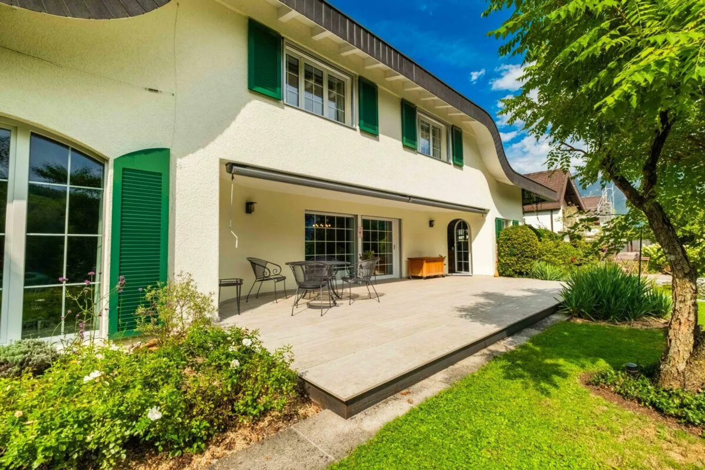 Une maison d'un genre particulier - charmante maison individuelle de 7,5 pièces avec idylle de jardin - Photo 29 sur 30