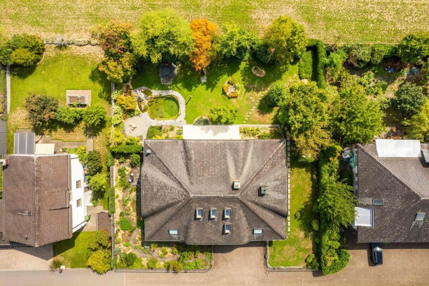 Une maison d'un genre particulier - charmante maison individuelle de 7,5 pièces avec idylle de jardin - Photo 30 sur 30