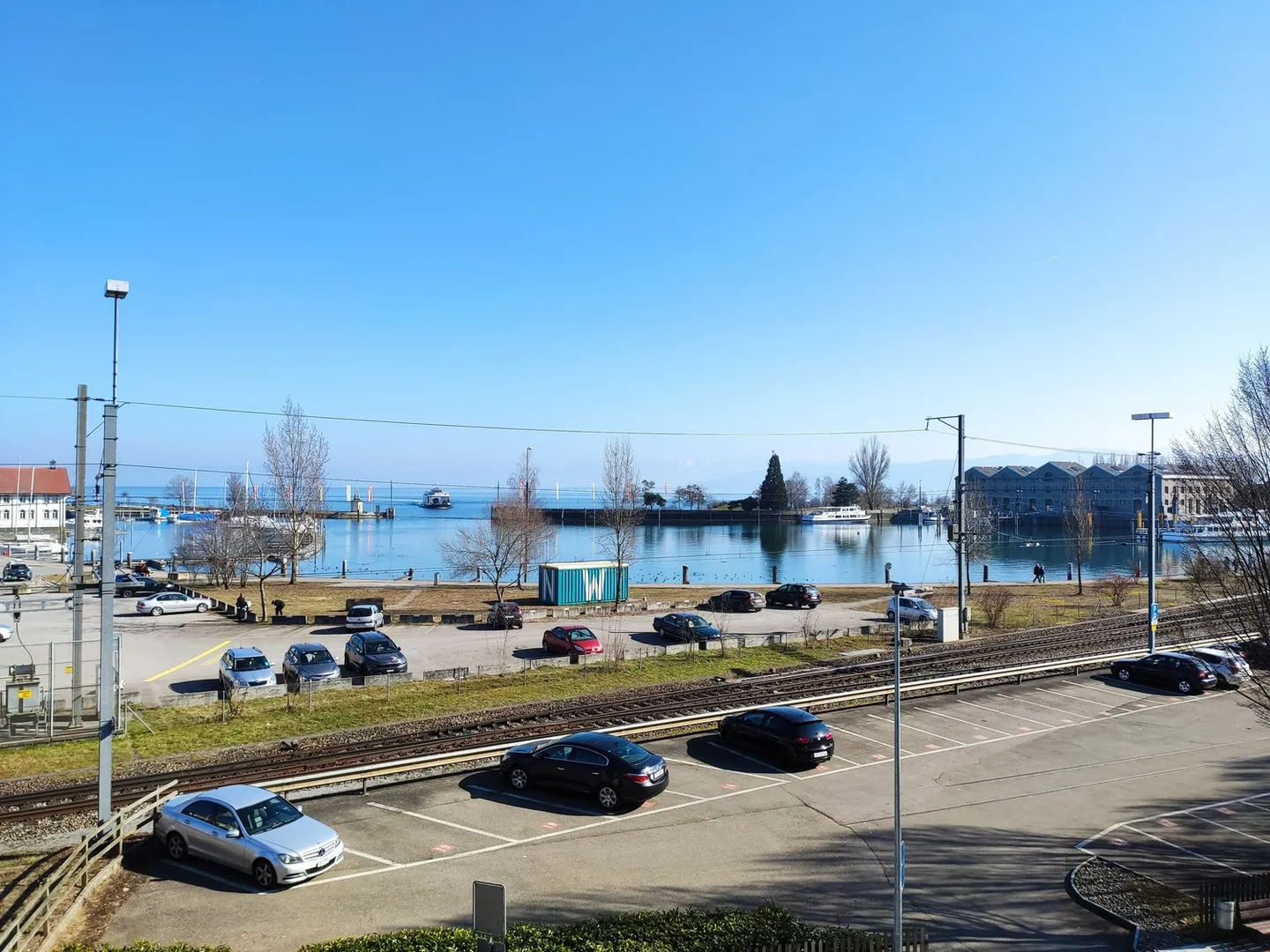 Living directly by the lake - Photo 1 of 6