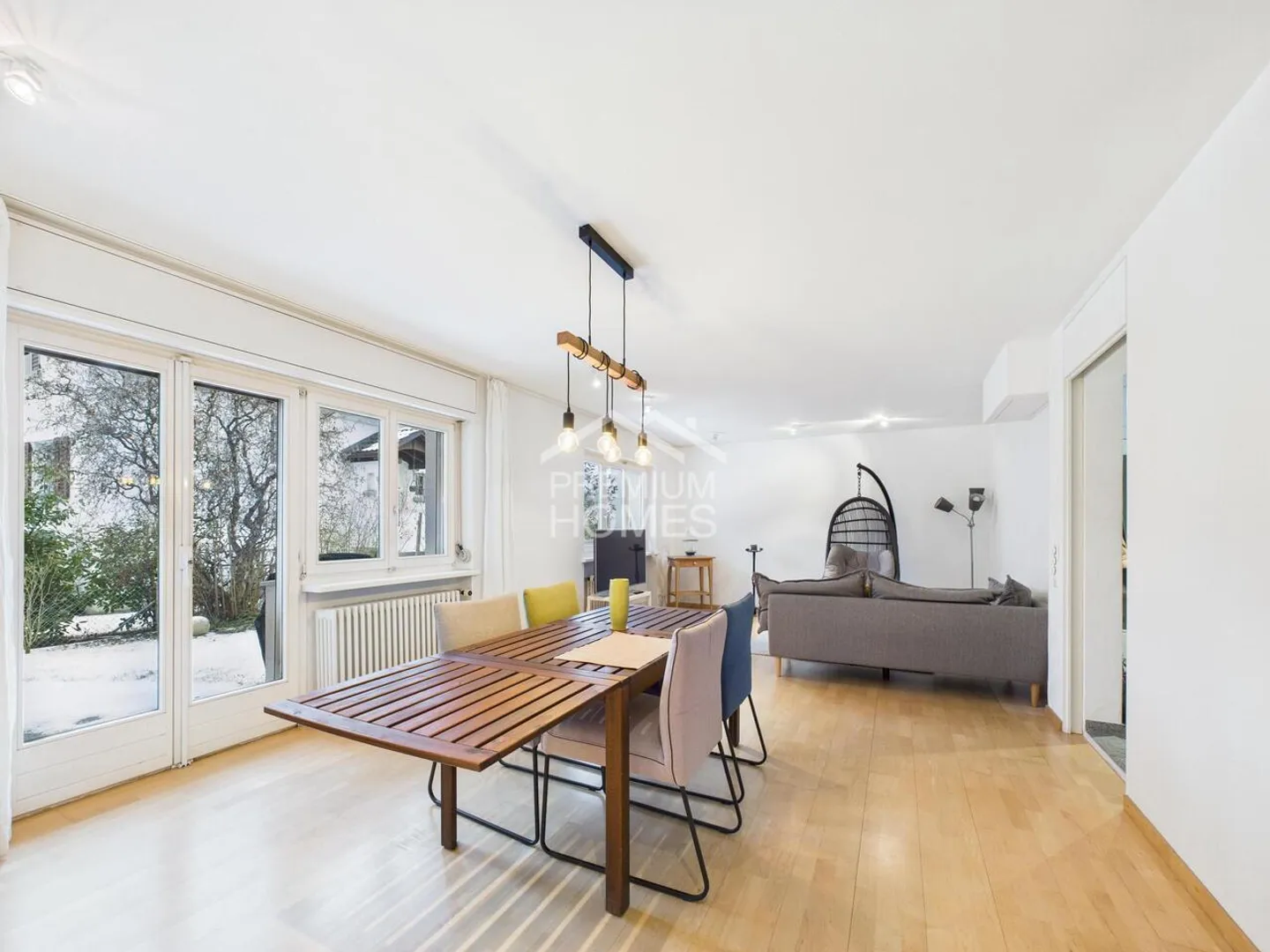 Rare opportunity in a quiet cul-de-sac! - Photo 2 of 10