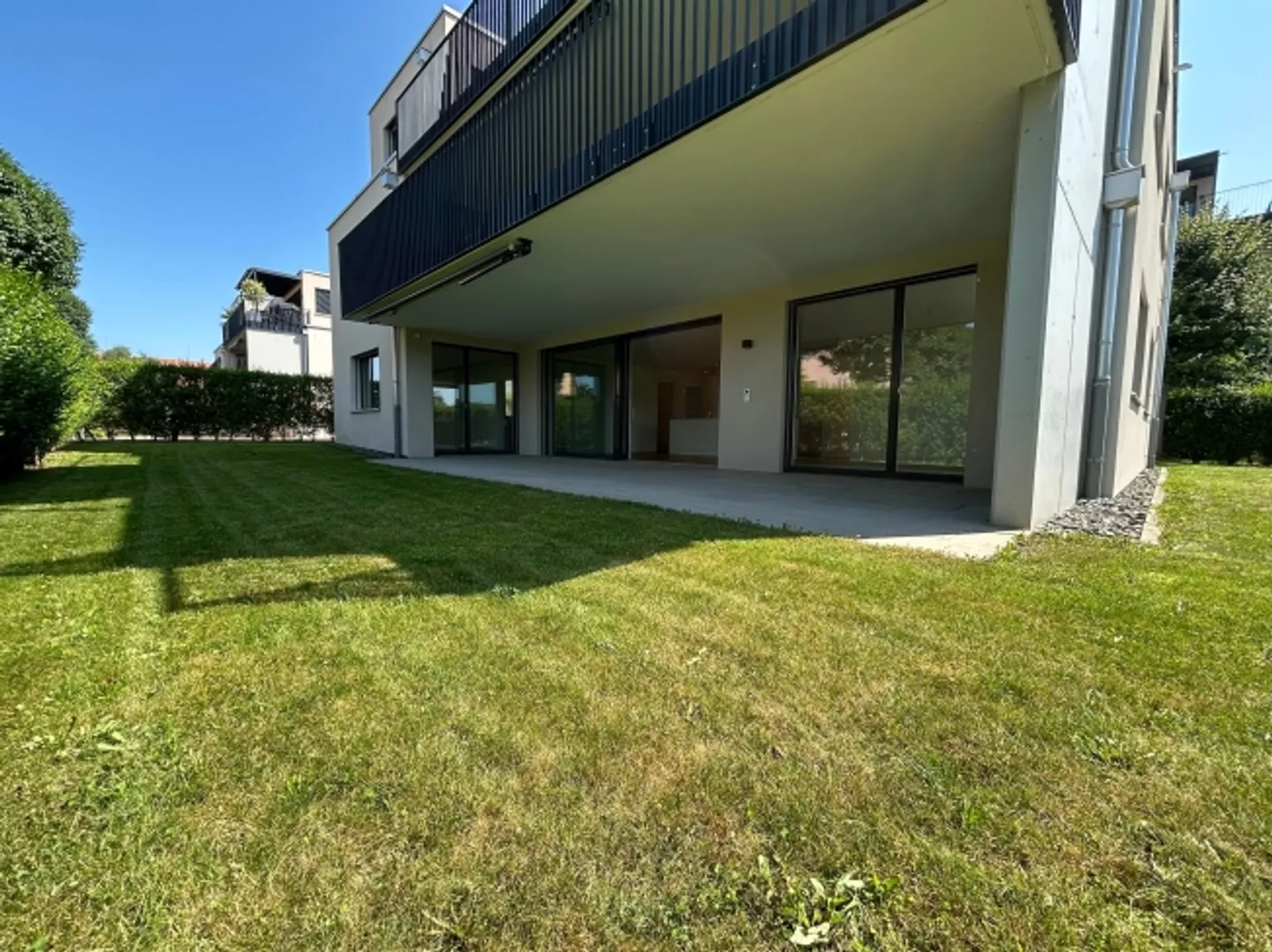 Sustainable 4.5-room garden apartment with modern living comfort - Photo 1 of 13