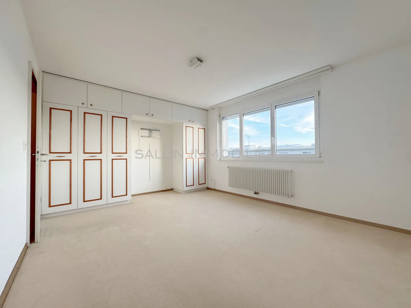 Schöne Wohnung, 4 Zimmer mit Garten und Balkonen, am Waldrand - Foto 2 von 10