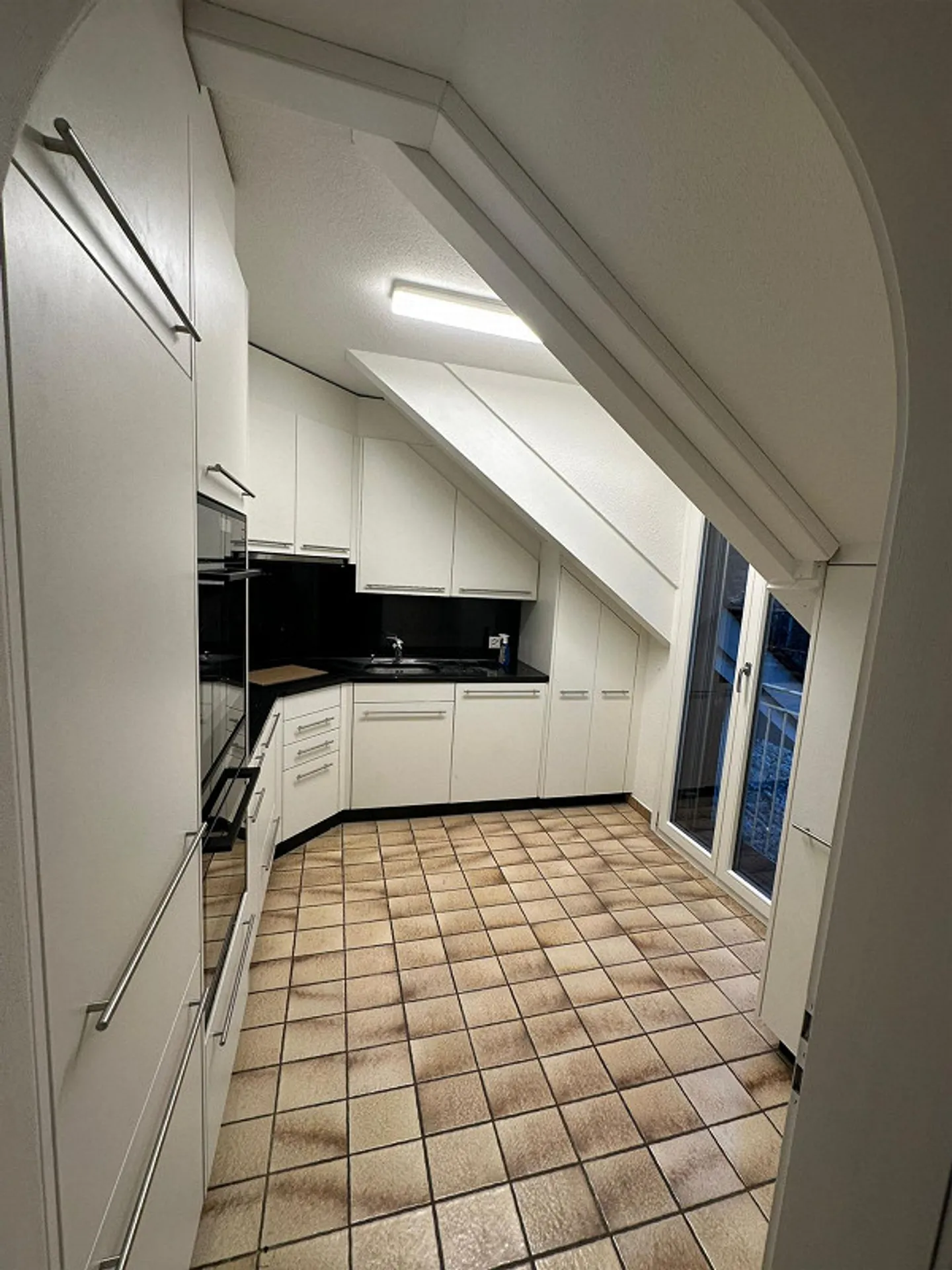 Attique de 3,5 pièces - Photo 2 sur 10