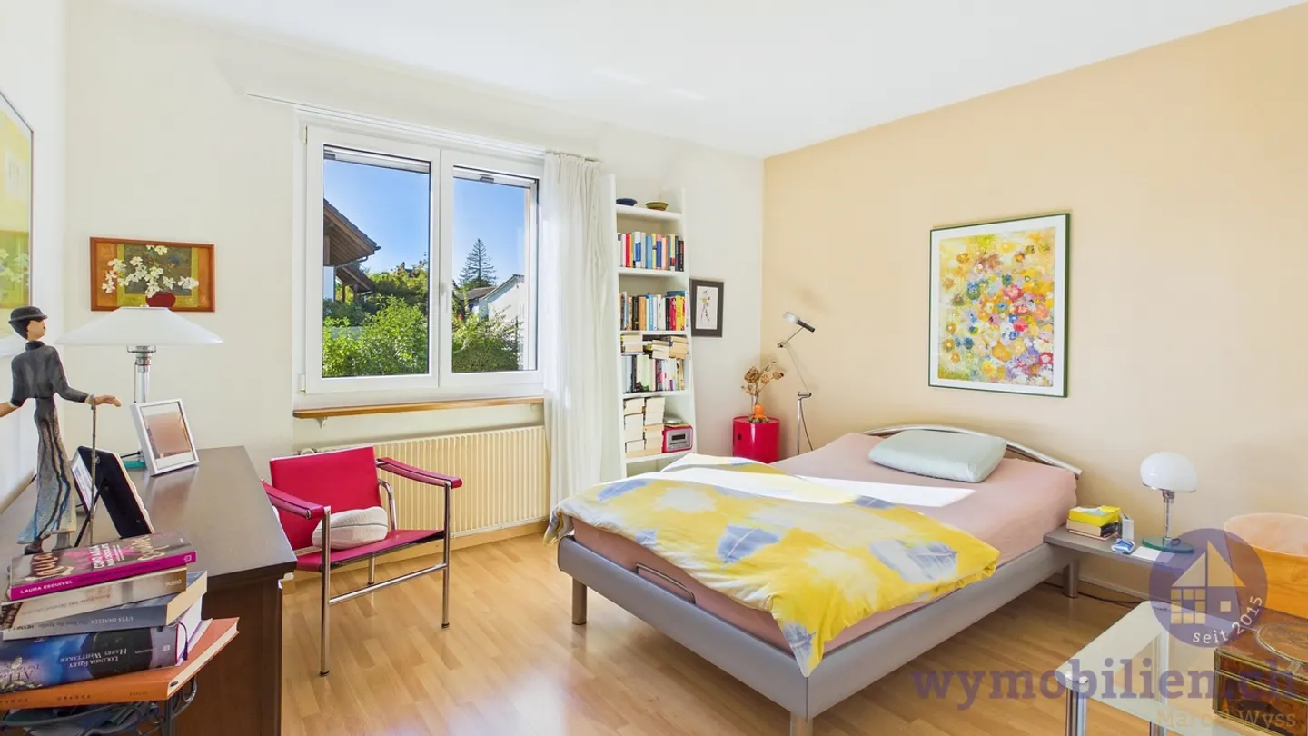 Charming Family Home with Pool - Photo 7 of 11