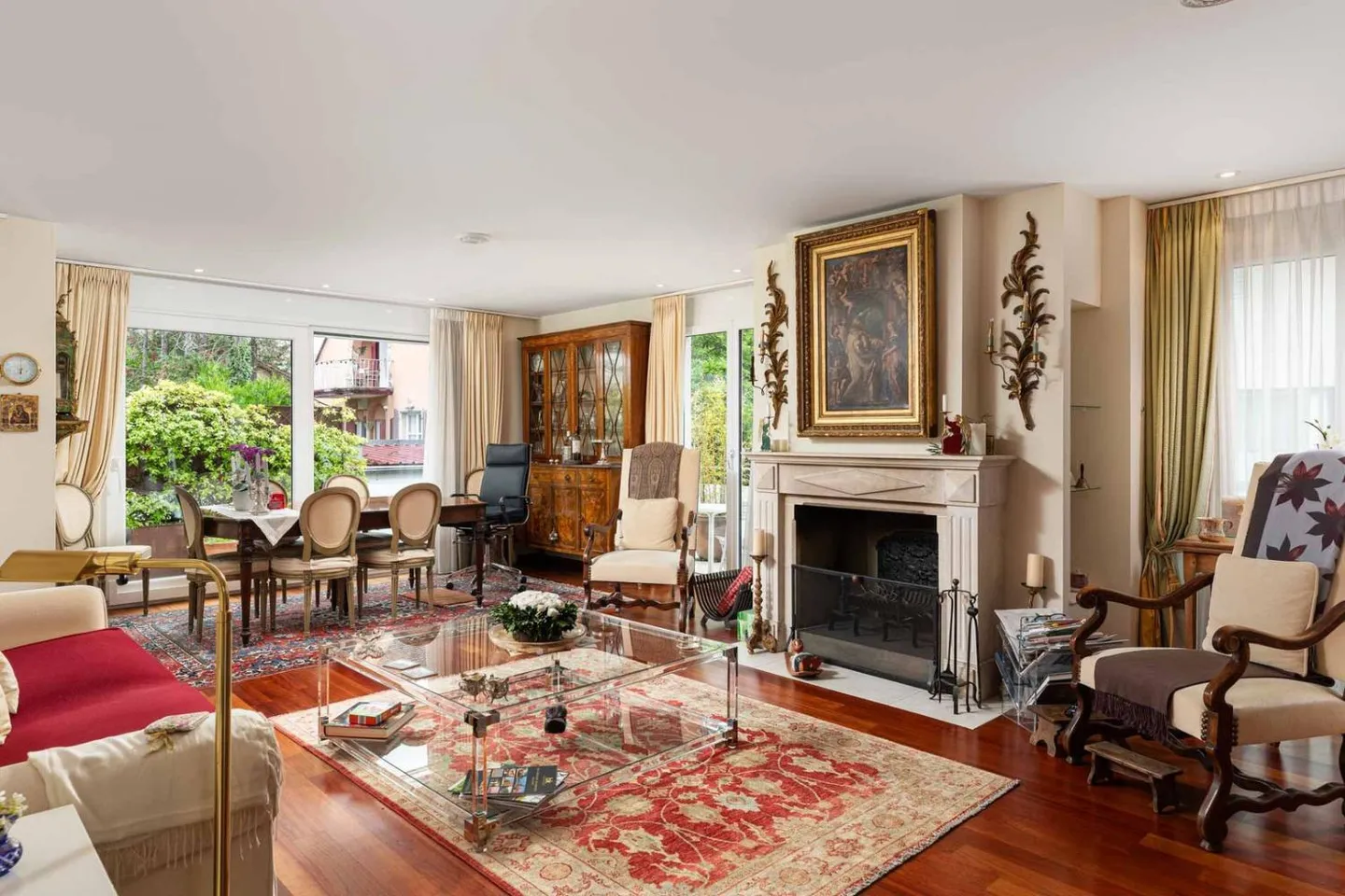 Luxurious apartment in the center of Nyon - Photo 2 of 13