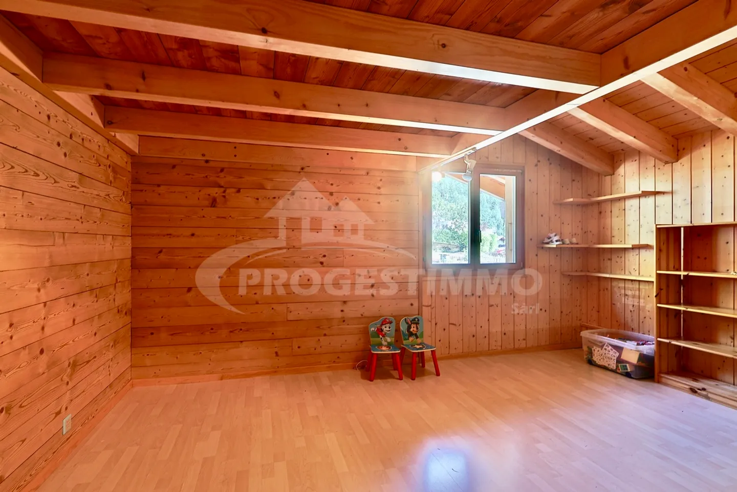 Chalet authentique au cœur des montagnes valaisannes - Photo 10 sur 13