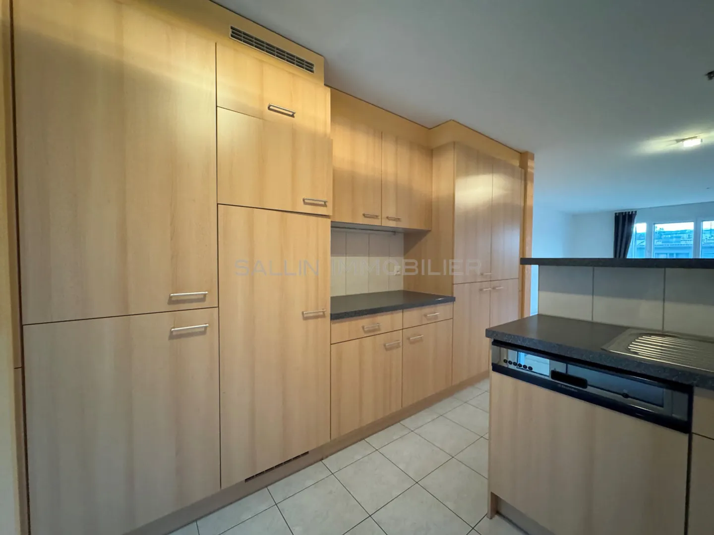 Schöne Wohnung, 4 Zimmer mit Garten und Balkonen, am Waldrand - Foto 4 von 10