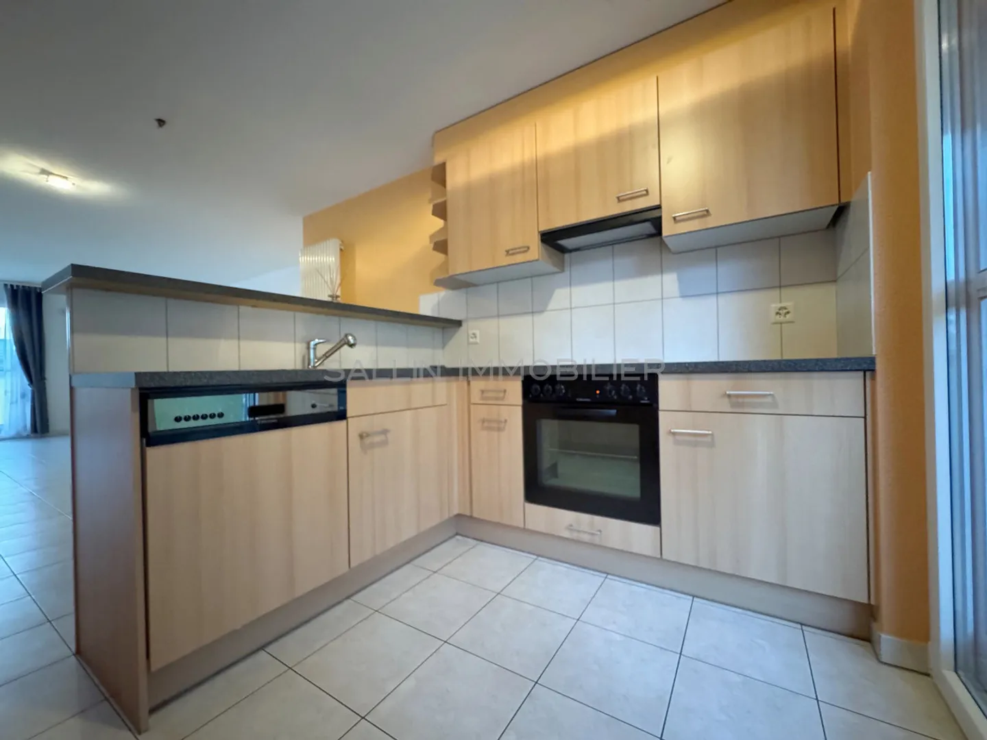 Schöne Wohnung, 4 Zimmer mit Garten und Balkonen, am Waldrand - Foto 5 von 10