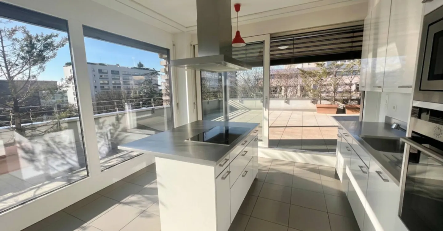 Superbe Appartement Attique - Photo 3 sur 6