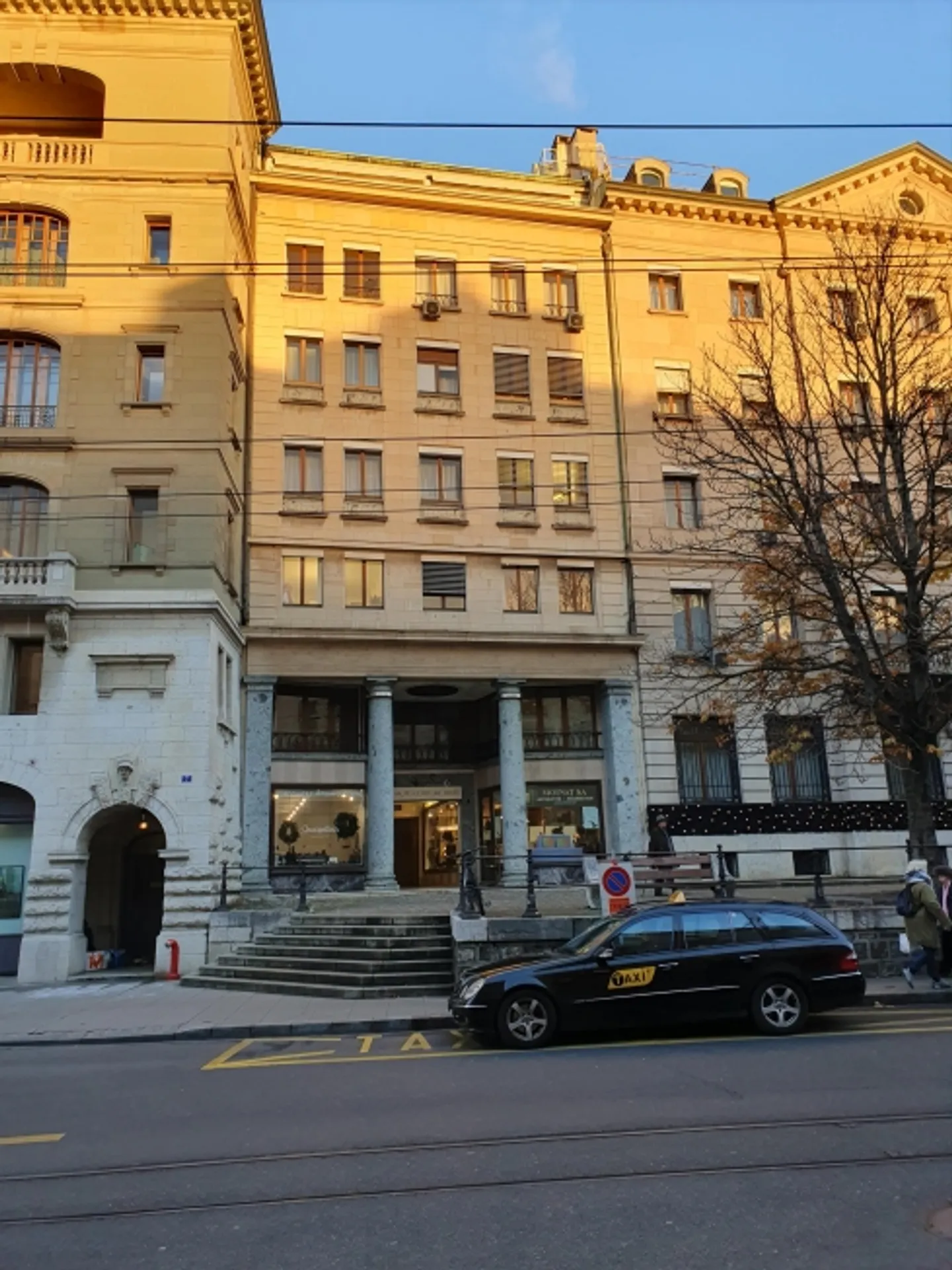 Charmant Salon de Coiffure - Photo 1 sur 3